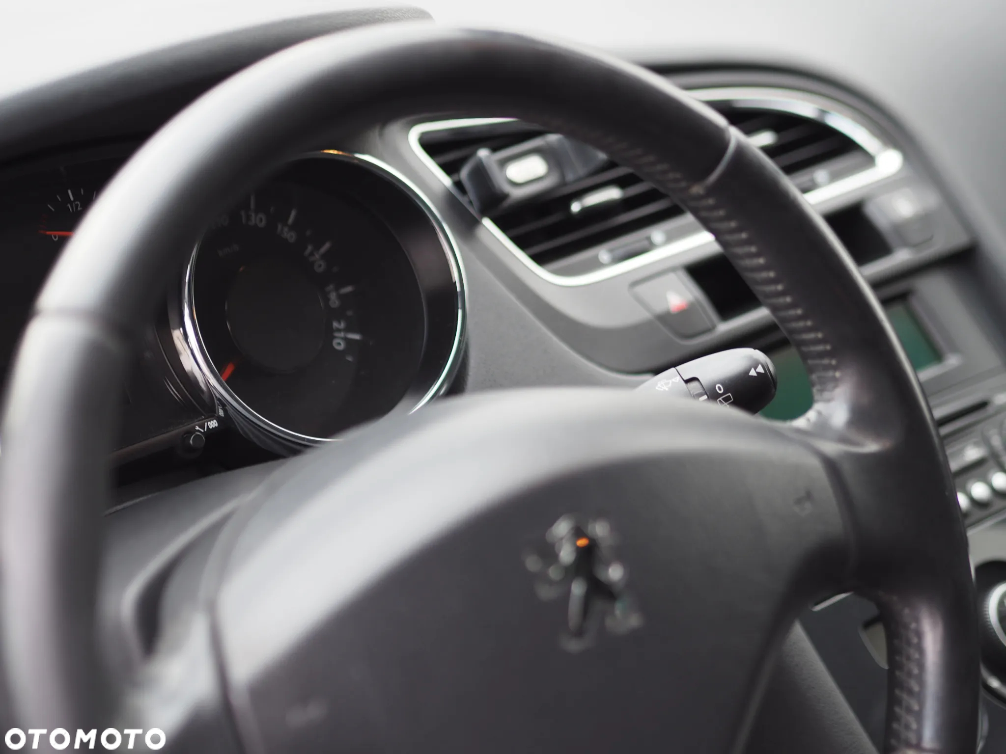 Peugeot 5008 1.6 THP Active - 19