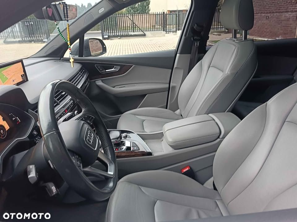 Audi Q7 - 7