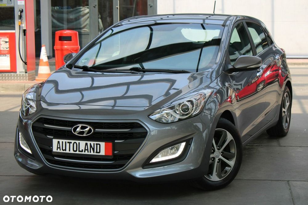 Hyundai i30 blue 1.4 Passion - 1