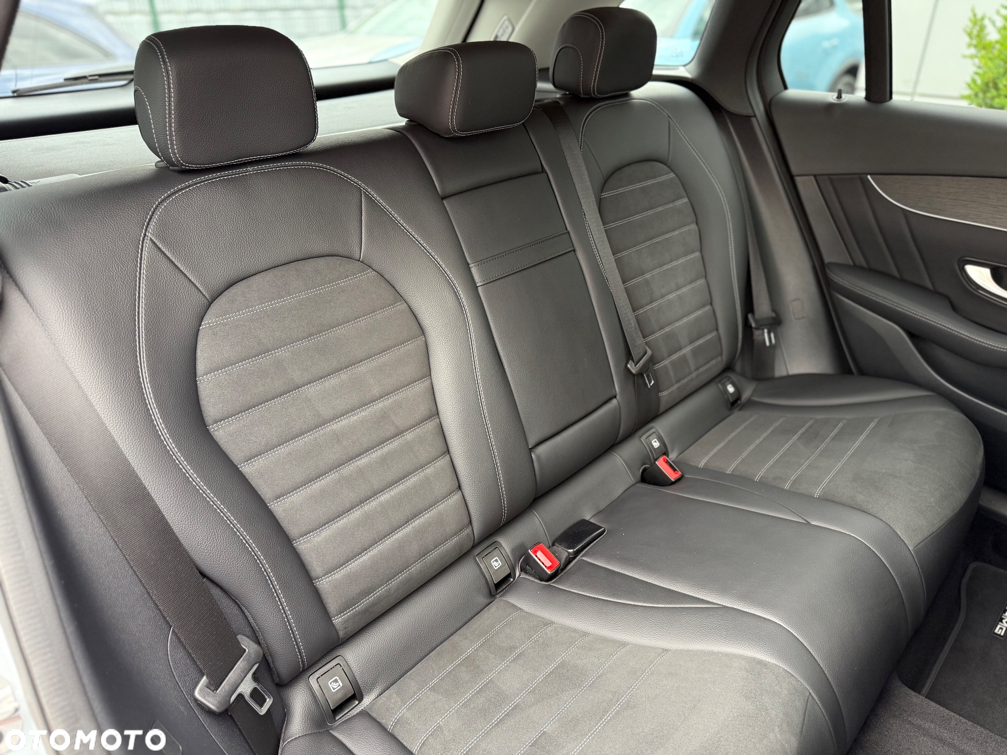 Mercedes-Benz GLC 220 d 4Matic 9G-TRONIC AMG Line Plus - 10