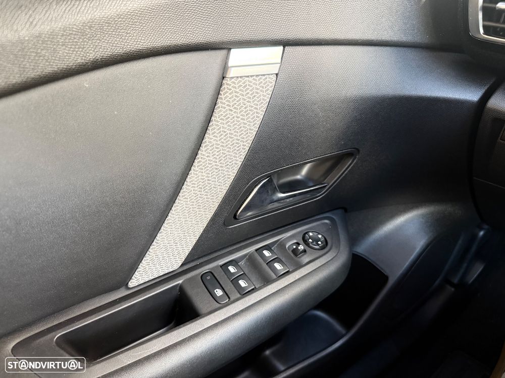 Citroën C4 1.2 PureTech Shine - 27