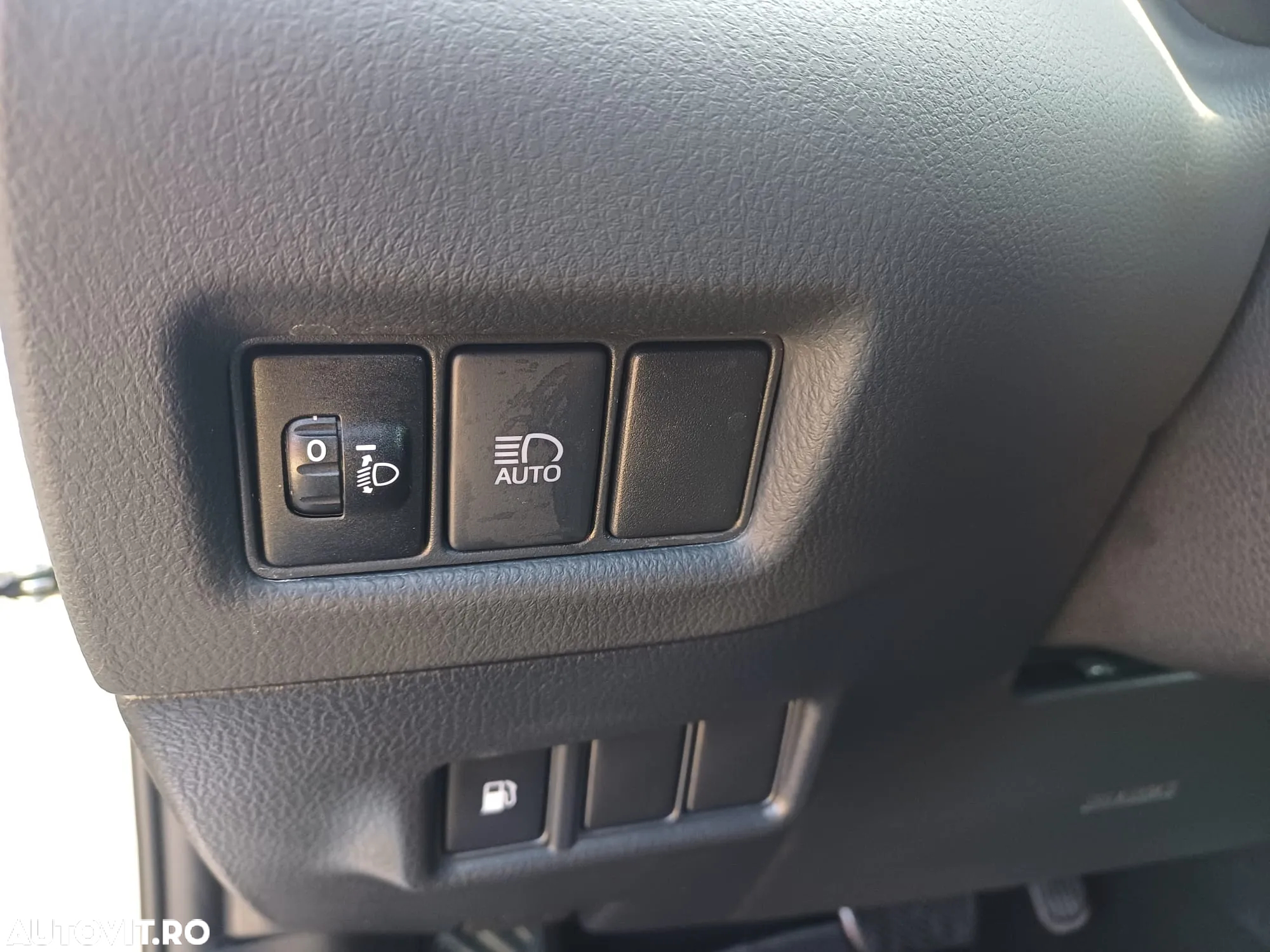 Toyota C-HR 1.8 HSD 122 CP 4x2 CVT Core - 14