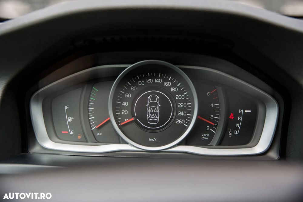 Volvo V60 D2 Geartronic Kinetic - 31