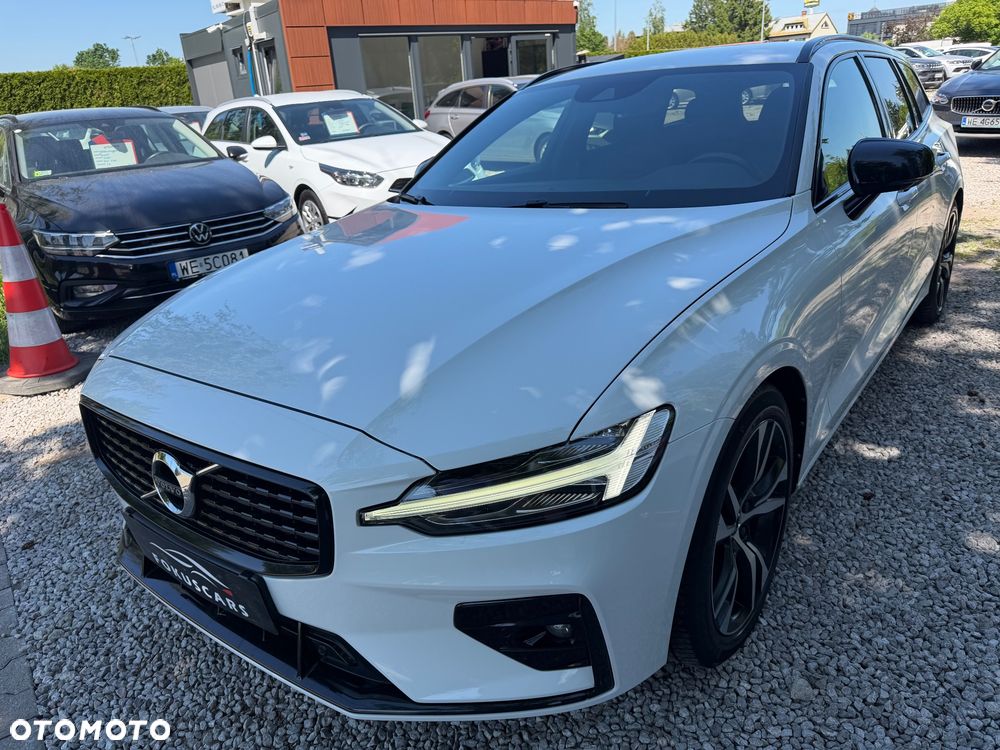 Volvo V60 B3 B R-Design - 3