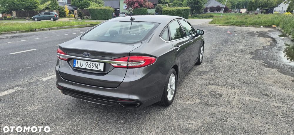 Ford Fusion - 4