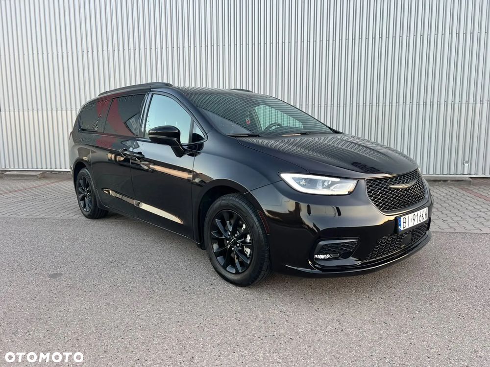 Chrysler Pacifica - 1