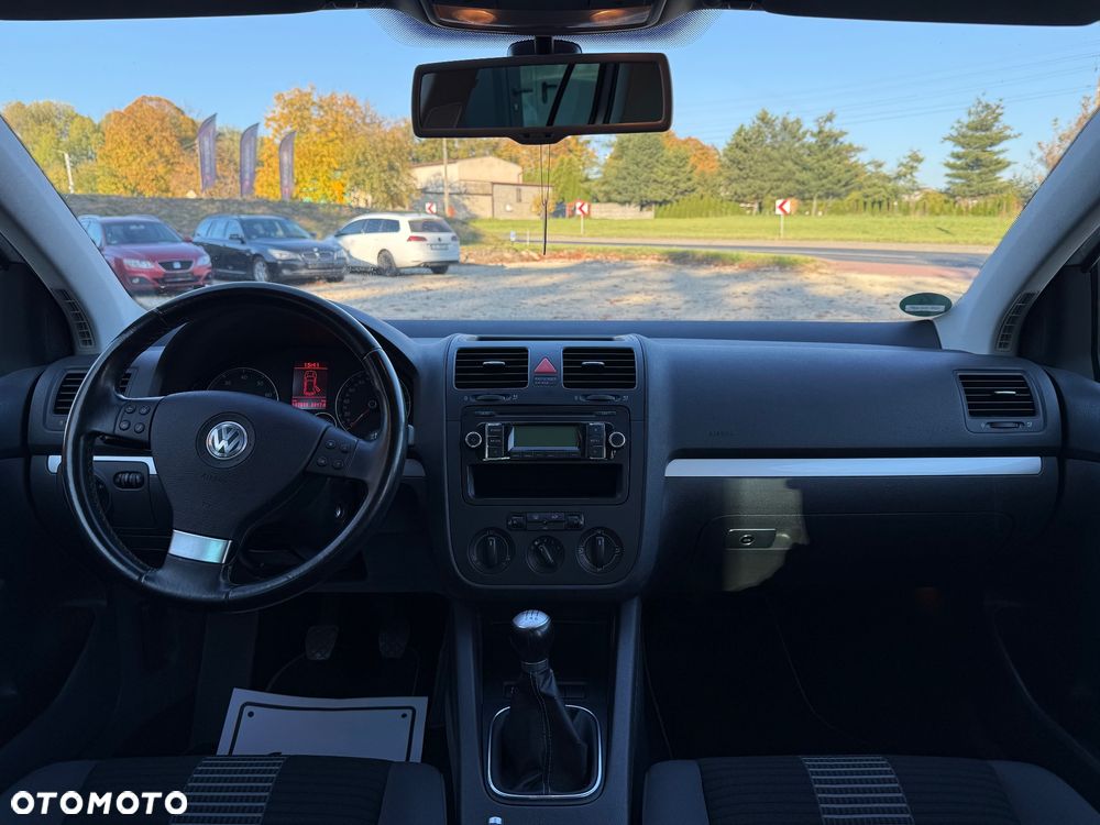 Volkswagen Golf - 21