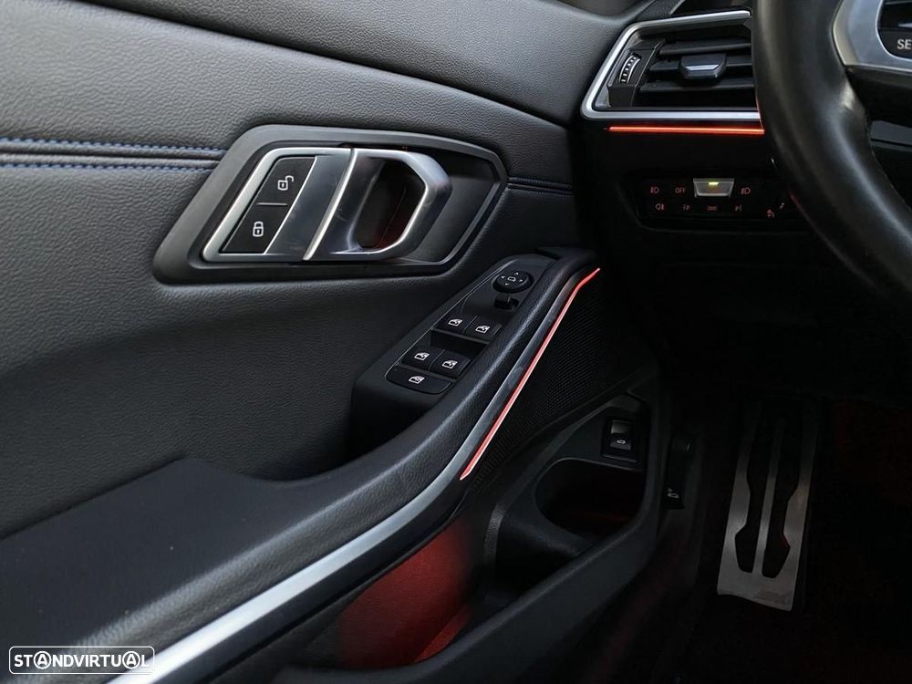 BMW 320 d Pack Desportivo M Auto - 48