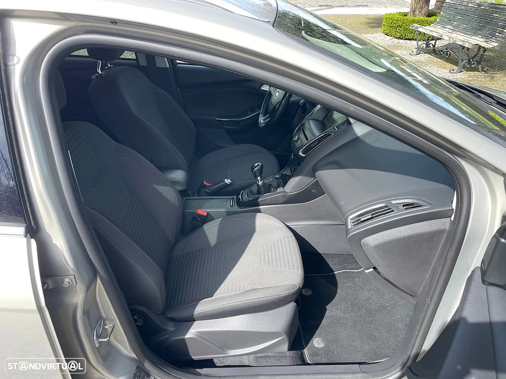 Ford Focus SW 1.5 TDCi Titanium - 22