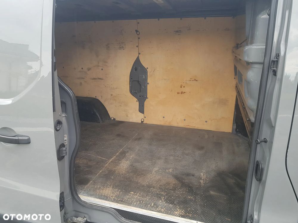 Opel VIVARO LONG - 17