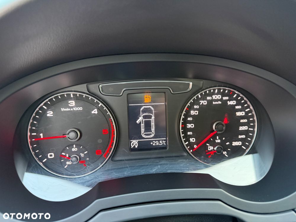 Audi Q3 2.0 TDI S tronic design - 18
