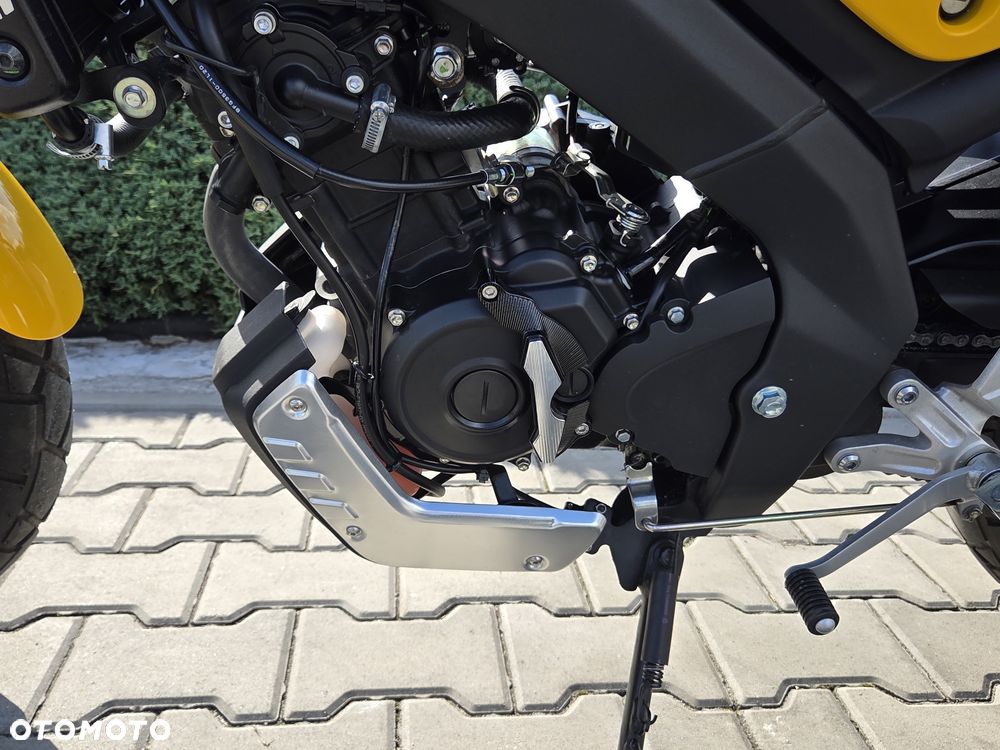 Yamaha XSR - 26