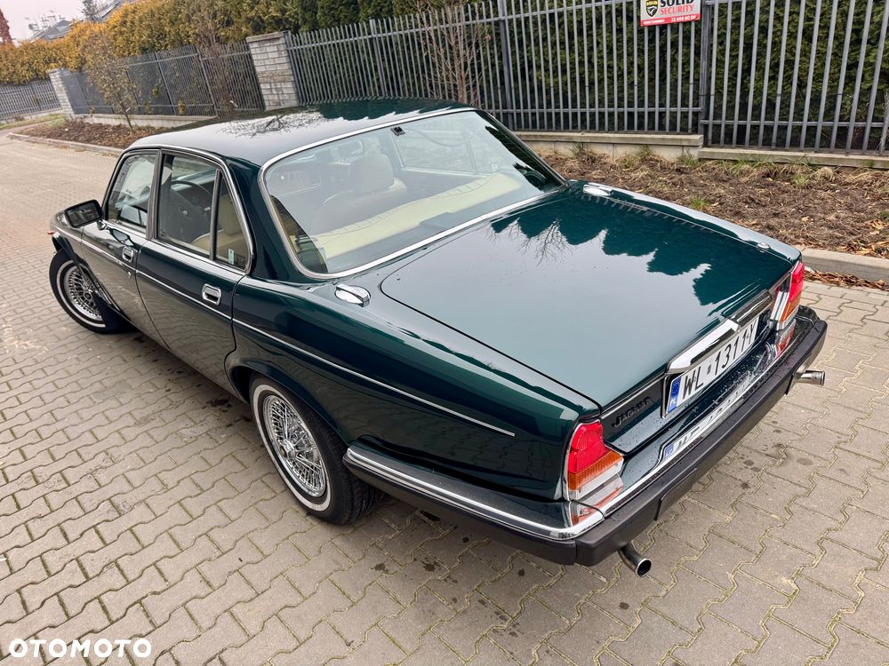Jaguar XJ - 14