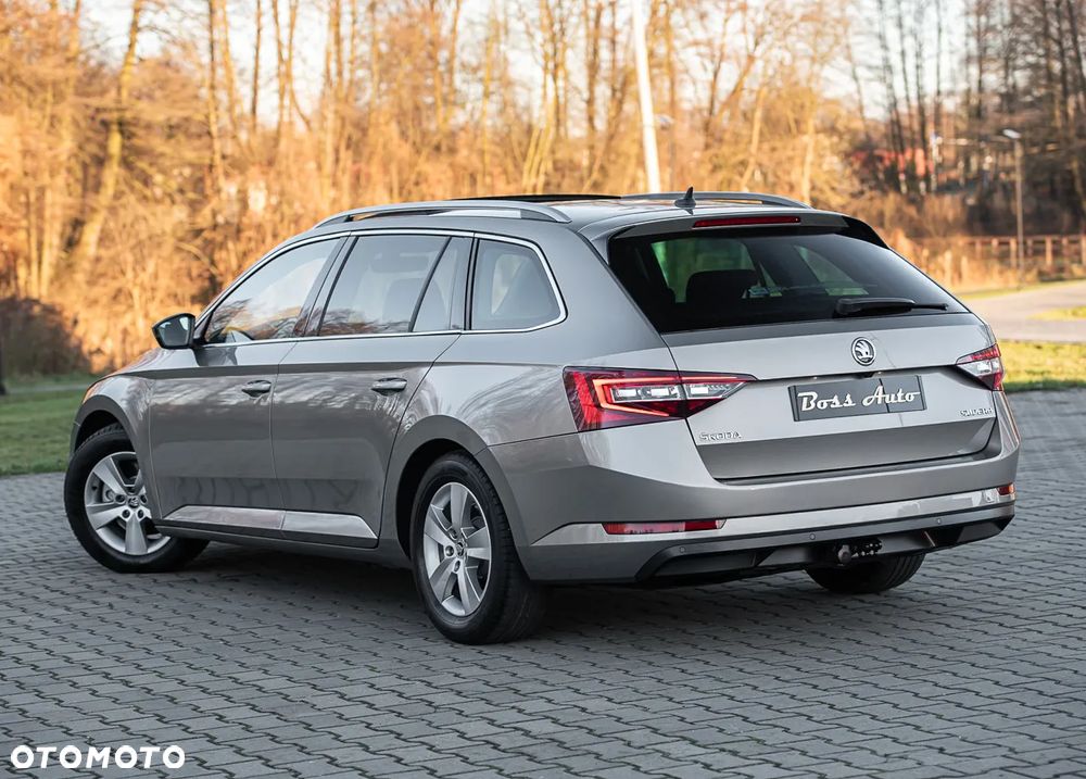 Skoda Superb Combi 2.0 TDI DSG Premium Edition - 9