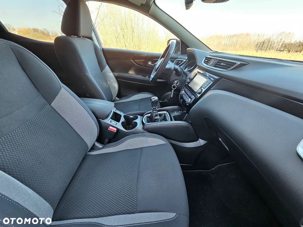 Nissan Qashqai 1.2 DIG-T N-Vision - 27