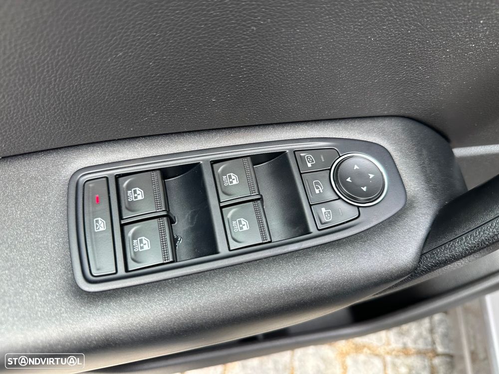 Renault Captur BLUE dCi 115 EDC BUSINESS EDITION - 25