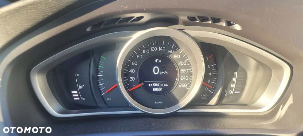 Volvo V40 T3 Geartronic Momentum - 9