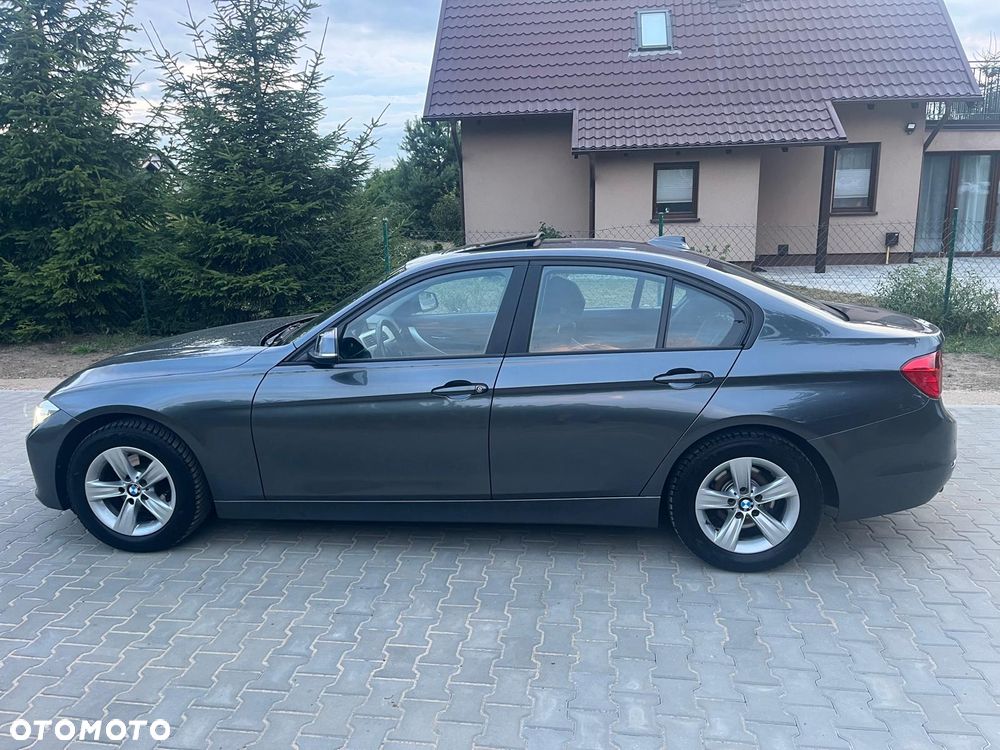 BMW Seria 3 320i Luxury Line - 7