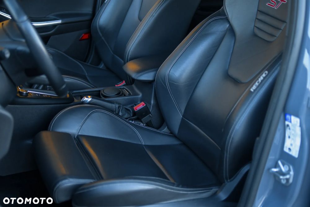 Ford Focus 2.0 TDCi ST-2 - 10