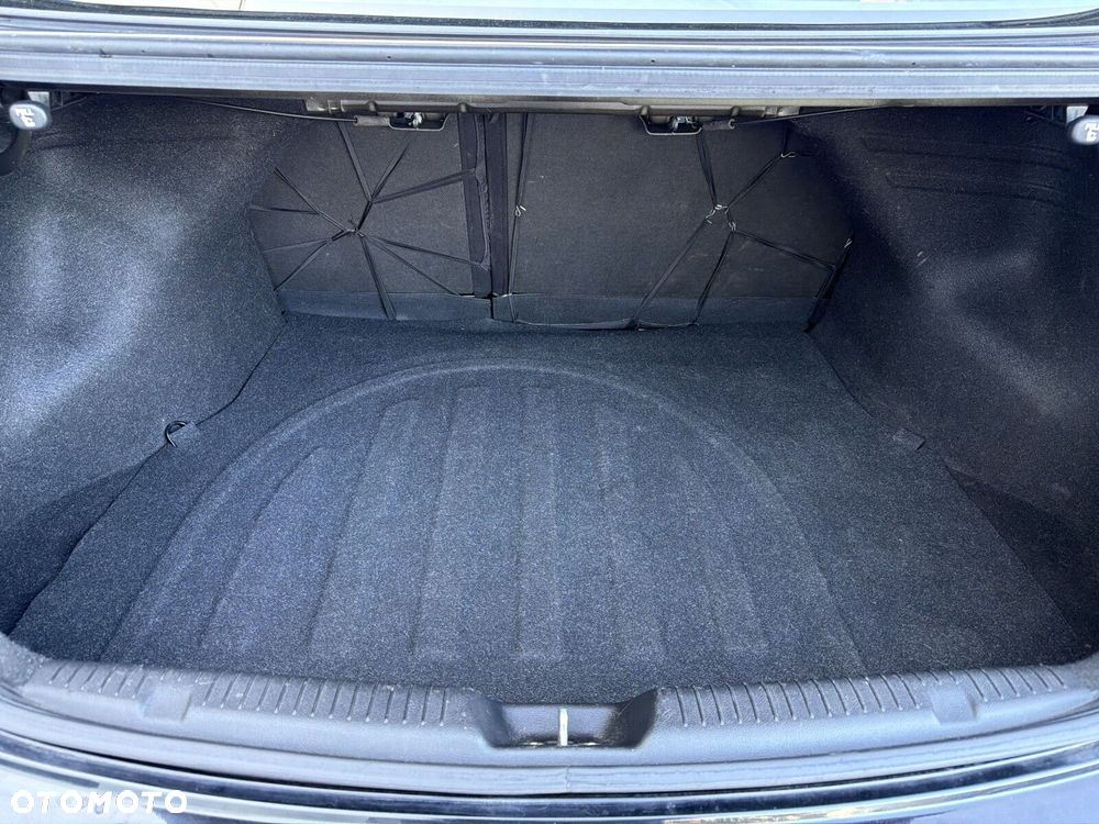 Hyundai Elantra - 17