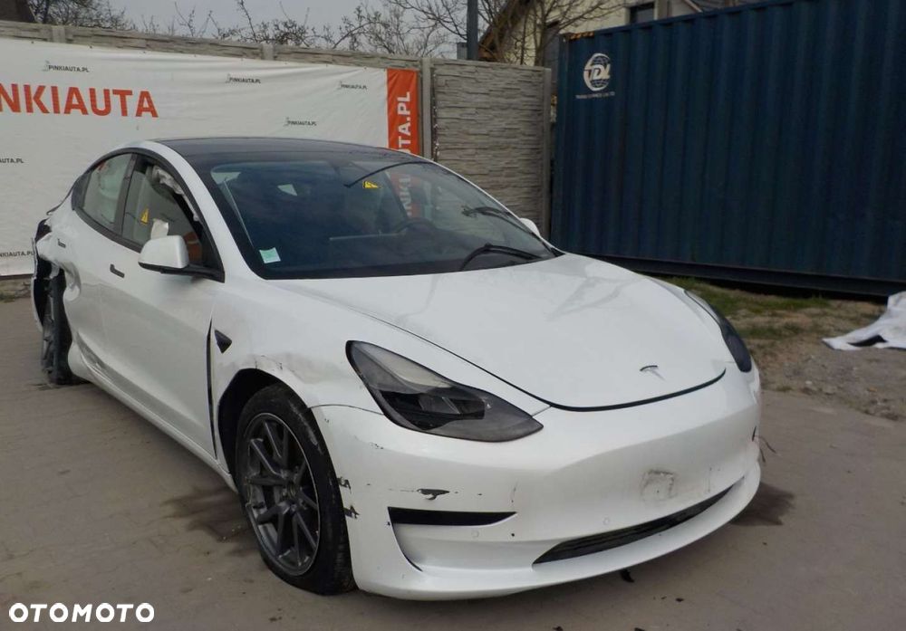 Tesla Model 3 - 1