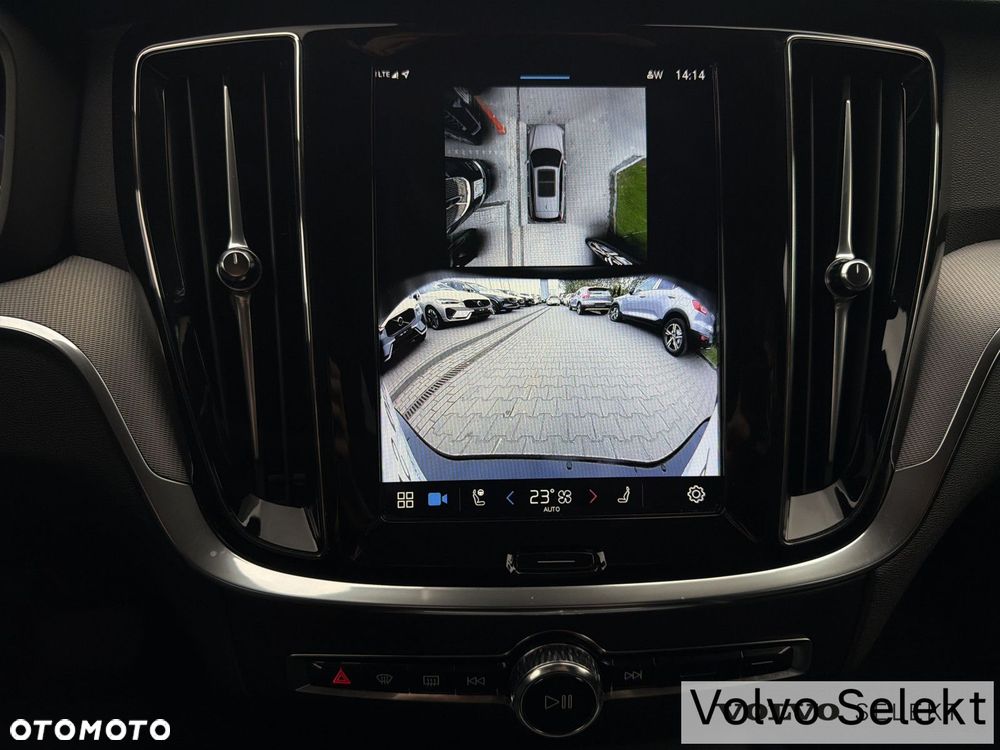 Volvo V60 Cross Country - 25