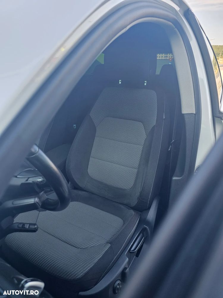 Volkswagen Passat - 20