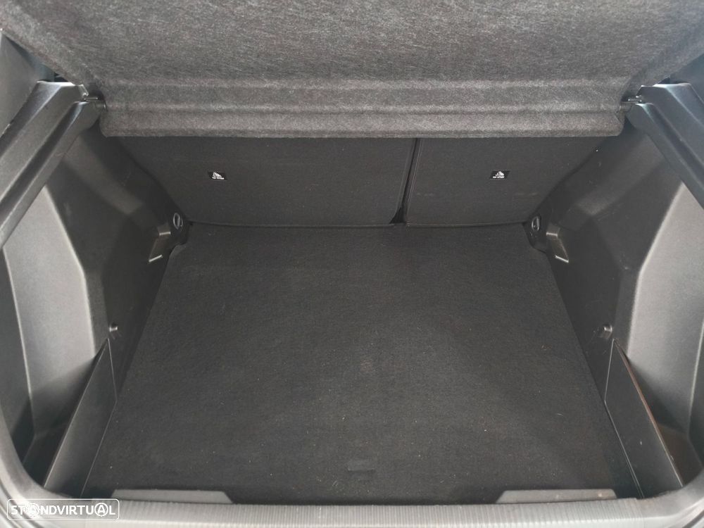 Peugeot 2008 1.2 PureTech Active Pack - 11