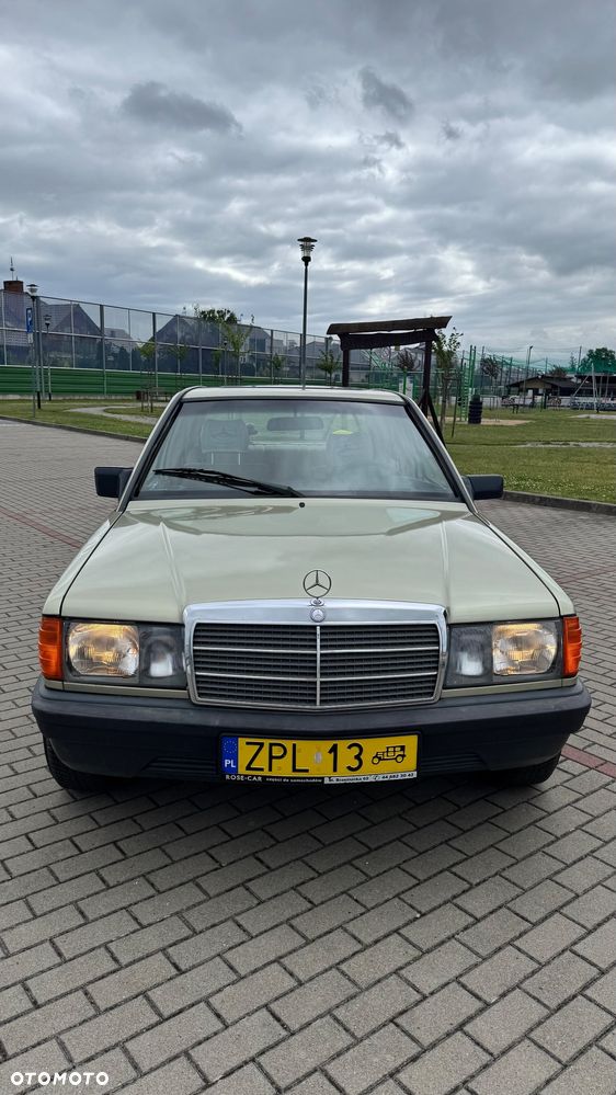 Mercedes-Benz W201 (190) - 6
