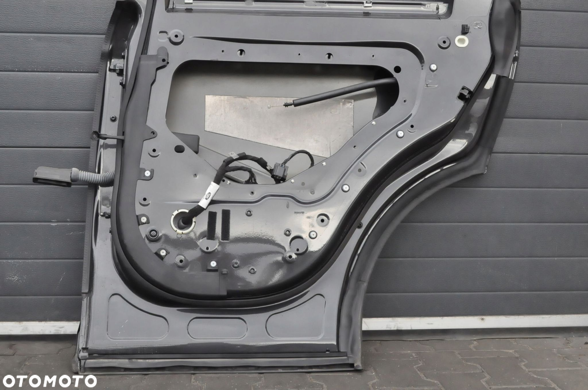 LAND ROVER RANGE ROVER SPORT L494 2016 DRZWI PRAWY TYŁ TYLNE - 2