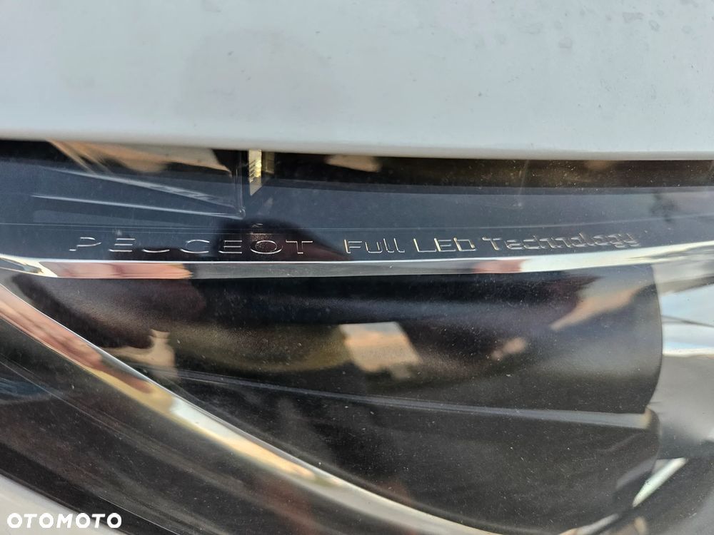 Peugeot 308 1.2 PureTech GPF Allure S&S EAT8 - 18