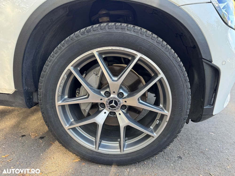 Mercedes-Benz GLC 300 4Matic 9G-TRONIC AMG Line - 13