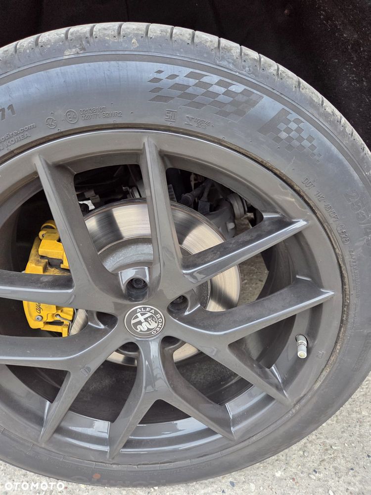 Alfa Romeo Stelvio 2.0 Turbo 16V AT8-Q4 Ti - 7