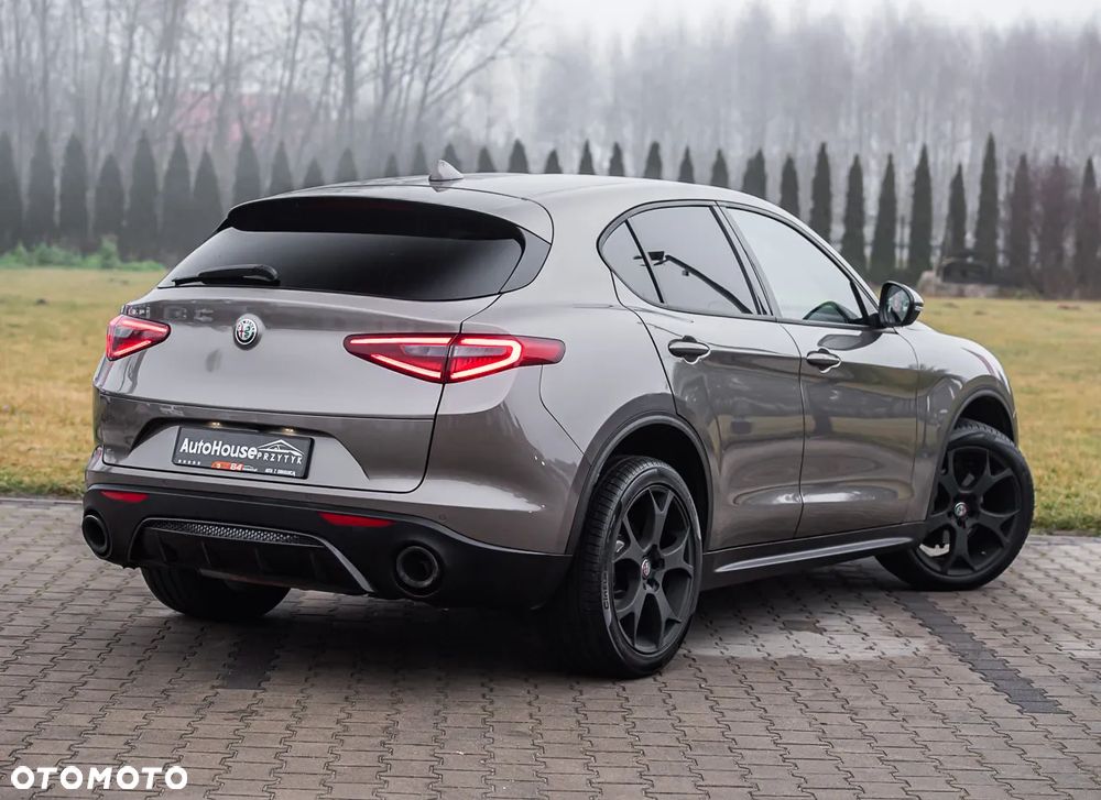 Alfa Romeo Stelvio 2.0 Turbo 16V AT8-Q4 First Edition - 10