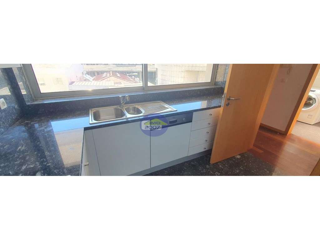 Apartamento T3 Duplex no Bonfim - Grande imagem: 4/21