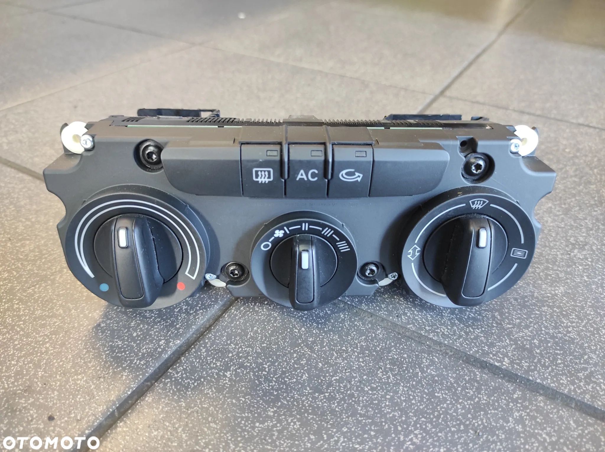 PANEL KLIMATYZACJI POKRĘTŁA AUDI A3 8P 2DIN MANUALNY 3C2820045A  WYSYŁKA !!!! - 1