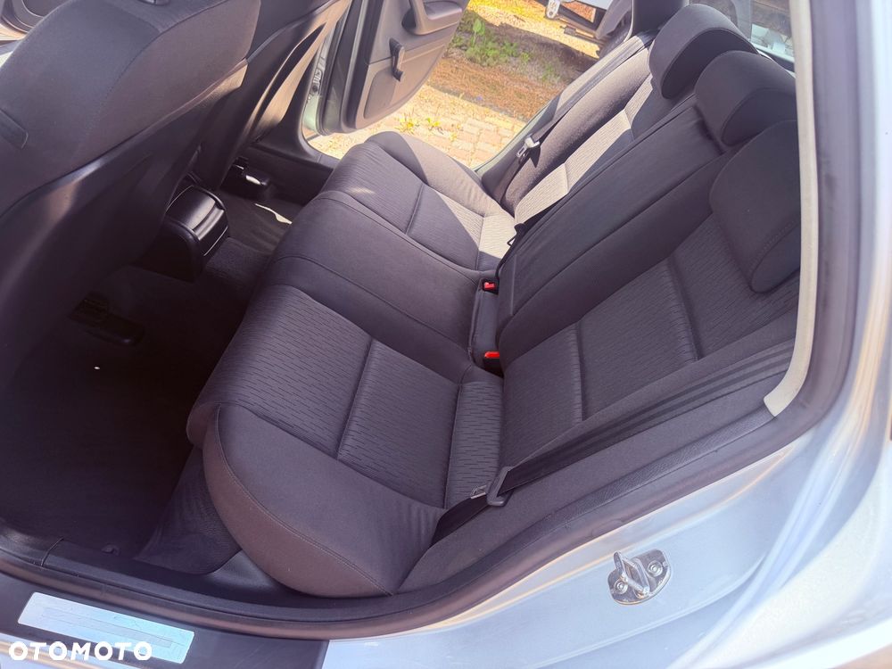 Audi A4 Avant 2.0 TDI DPF - 9