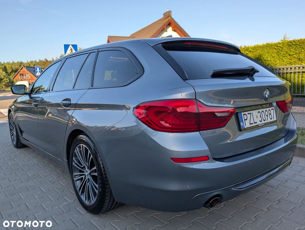 BMW Seria 5 520d Sport Line - 2