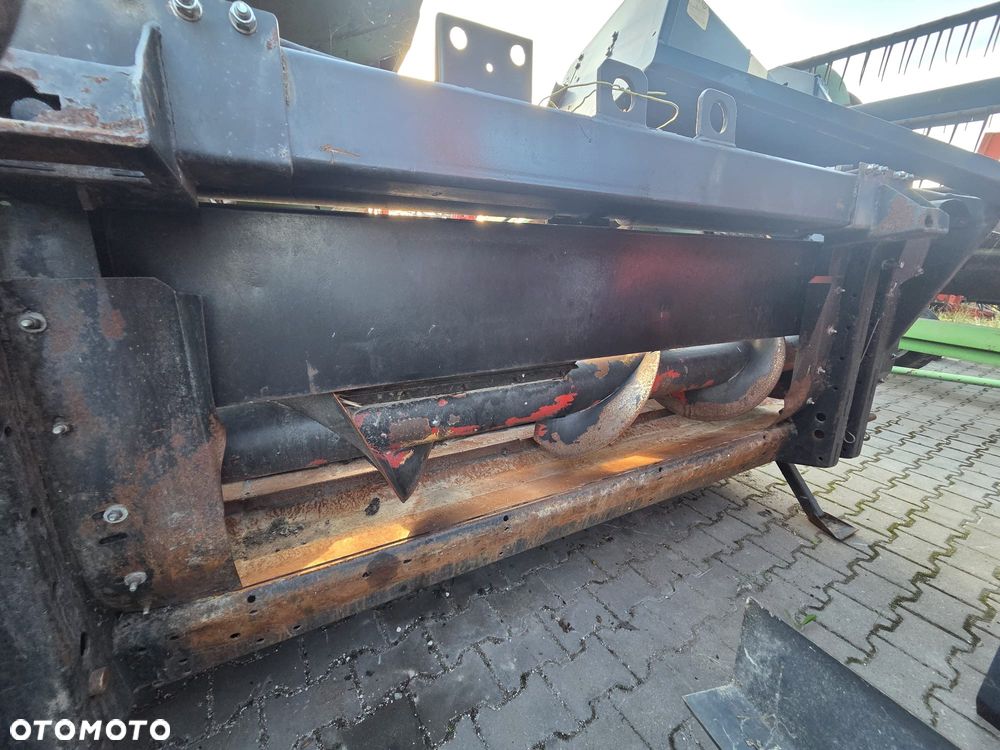 Przystawka GERINGHOFF 06529575 NH 6 rzędowa do kukurydzy - 3