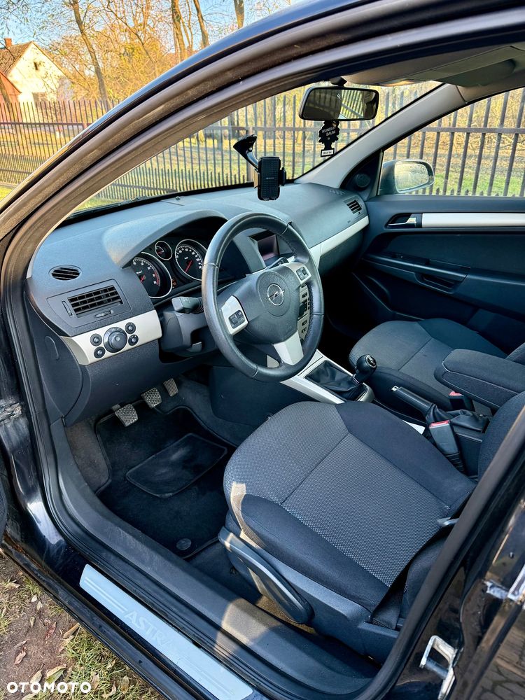 Opel Astra 1.6 Enjoy - 11
