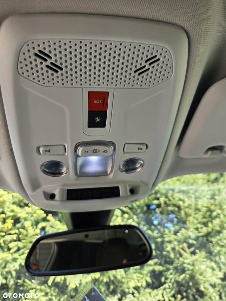 Peugeot 2008 PureTech 130 Stop&Start EAT6 Signature - 13