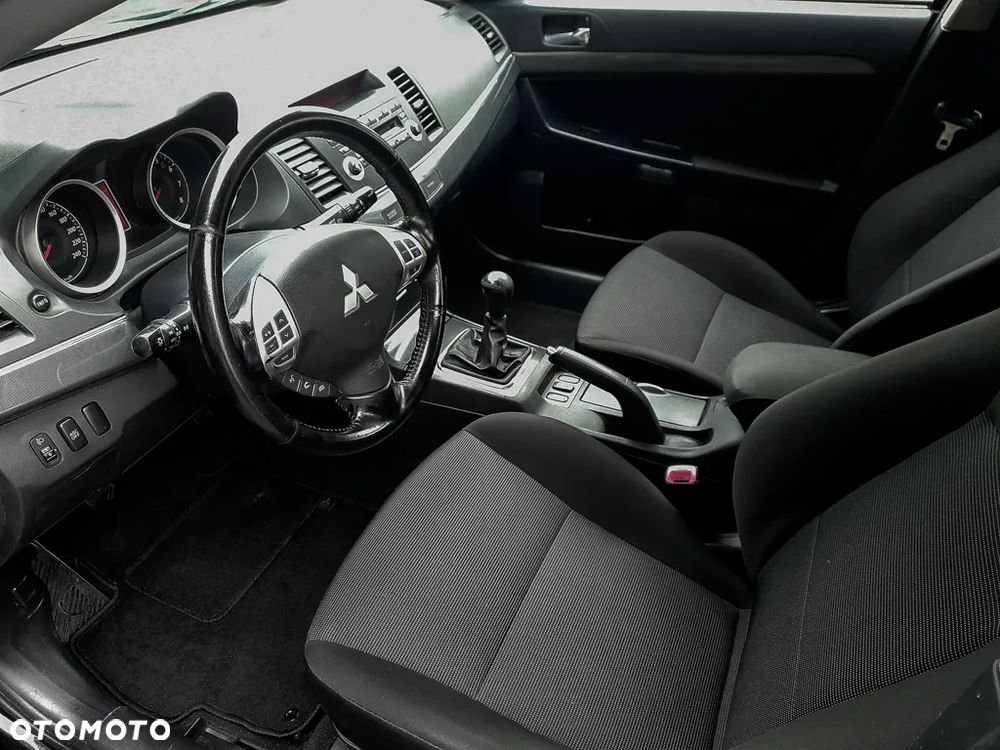 Mitsubishi Lancer - 13