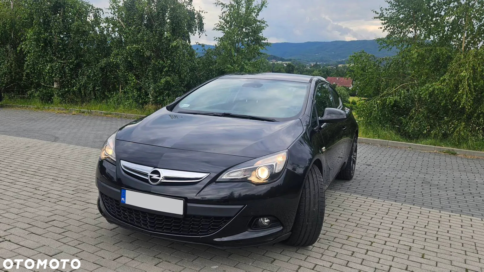 Opel Astra GTC 1.6 Turbo Edition - 3