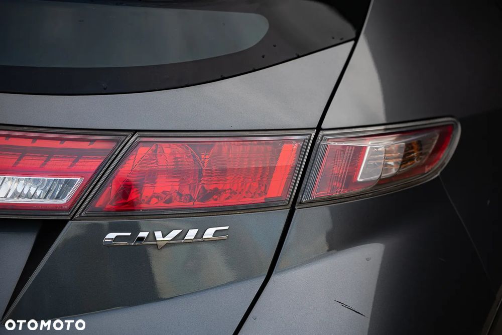 Honda Civic 1.8 Executive - 25