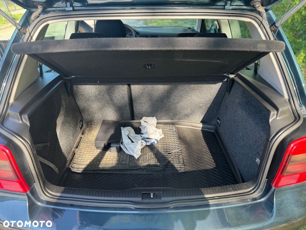 Volkswagen Golf - 24