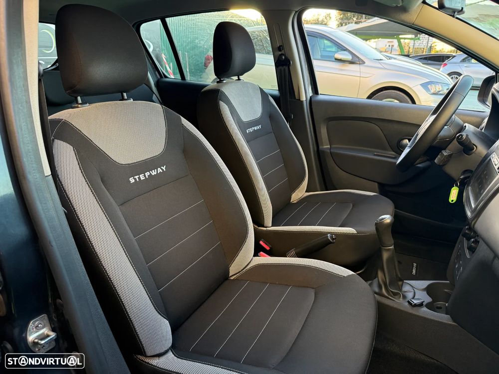 Dacia Sandero Stepway SCe 75 Essential - 20
