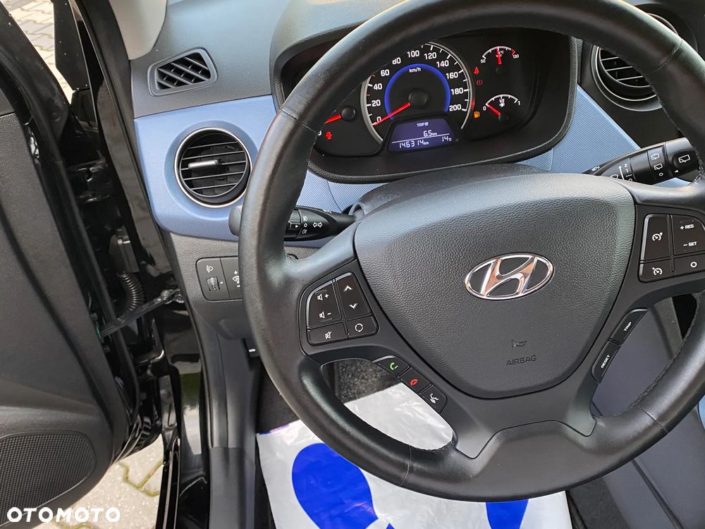 Hyundai i10 1.2 Fifa World Cup Edition - 24