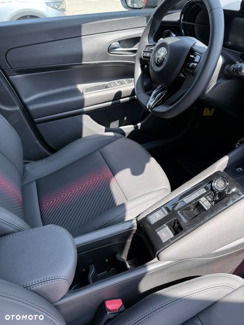 Alfa Romeo Junior 1.2 mHEV Ti Q4 eDCT - 14