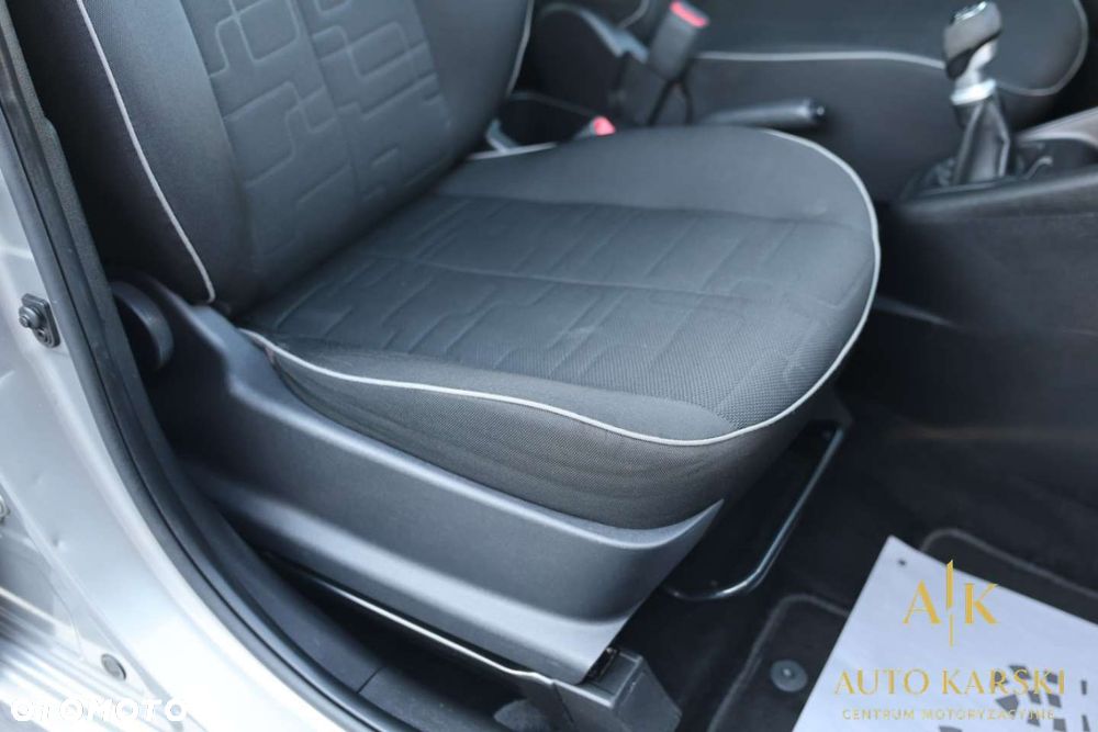 Kia Venga - 36