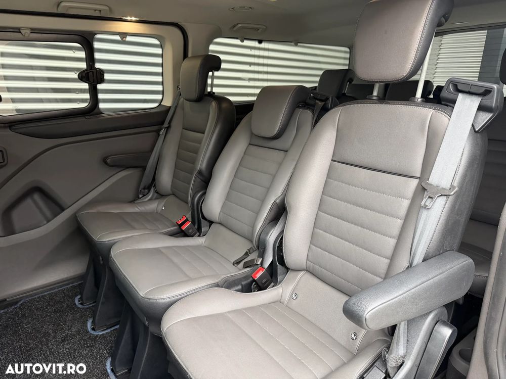Ford Tourneo Custom Bus 320 2.0 EcoBlue 185 CP L2H1 Titanium Aut. - 13